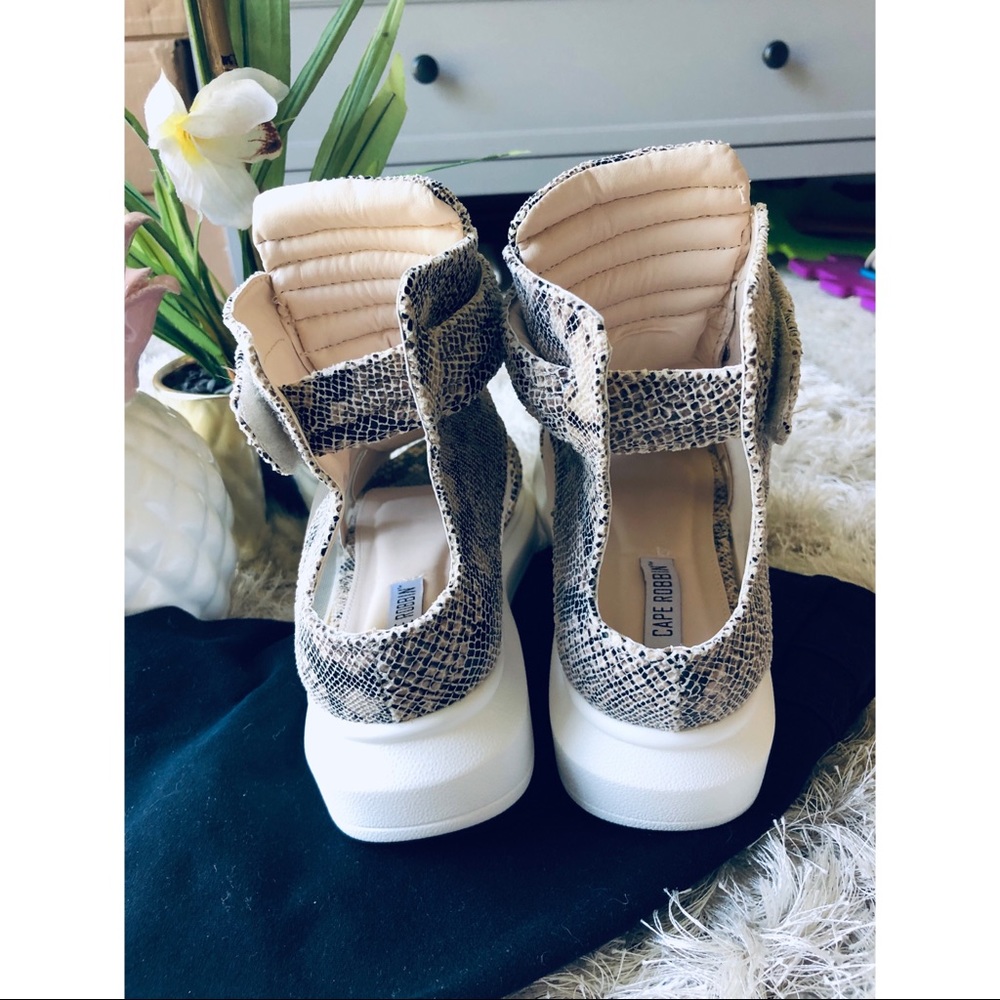 ✨LAST PAIR✨NIB Snakeprint Sneakers - Picture 5 of 8